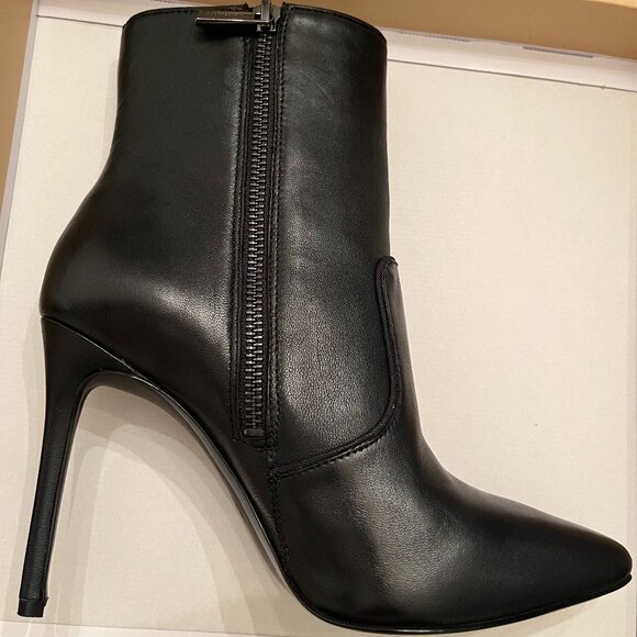 Michael Michael Kors Blaine Black Leather Booties Size 6 - Picture 2 of 16